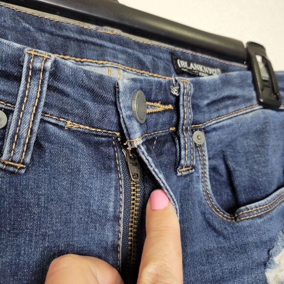 BlankNYC Size 26 Dark Wash The Great Jones High Rise Skinny Distressed Jeans - Picture 6 of 10